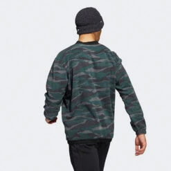 Adidas Texture Print Crew Golf Sweater 13 Adidas Texture Print Crew Golf Sweater -FootJ Golf Club Shop Adidas AW22 Texture Print Crewneck HF6523 SWADI320 Black Grey Six Shadow Green Model 3