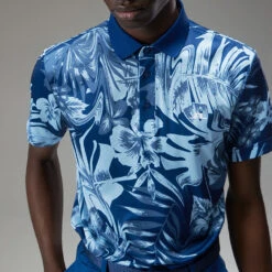 J.Lindeberg Martin Print Golf Polo Shirt -FootJ Golf Club Shop J.Lindeberg Martin Print Regular Fit Polo GMJT07413 0470 SHLIN150 Hibiscus BlueWhite Model 2