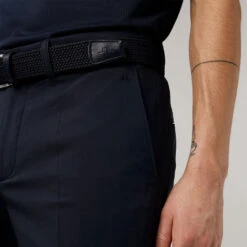 J.Lindeberg Elof Golf Trouser -FootJ Golf Club Shop J.Lindeberg SS22 Elof Trouser JL GMPA05222 6855 Code TRLIN016 34 W 32 Leg Navy model 3