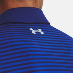 Under Armour Playoff 2.0 Hollen Stripe Golf Polo Shirt -FootJ Golf Club Shop Under Armour AW22 Playoff 2.0 Hollen Stripe Polo Shirt 1327037 489 SHUND298 Bauhaus Blue Versa Blue Oxford Blue Model 2